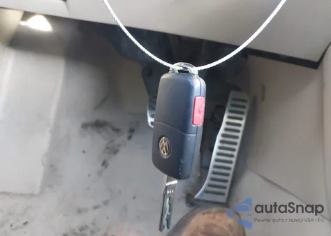 2013 Volkswagen Beetle 2.0T from USA, damaged, VIN 3VW7T7AT4DM830908